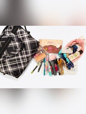 NWOT Thirty One Bag With Candie's Beauty Ice Cream Palette + Makeup Accessories